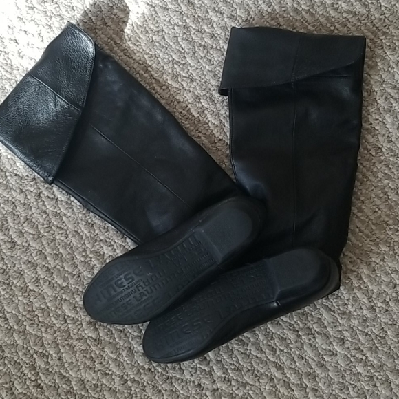 Boots - Picture 3 of 3